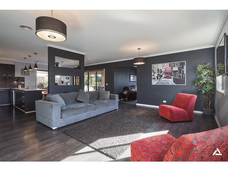 7 Charlwood Court, Drouin VIC 3818