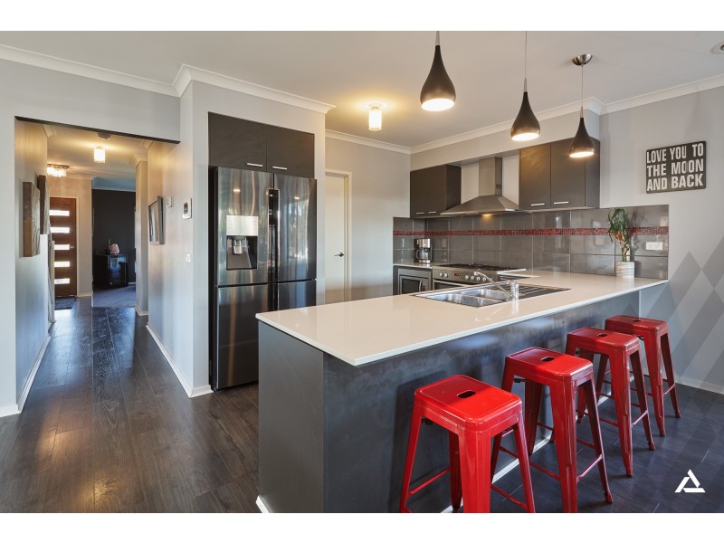 7 Charlwood Court, Drouin VIC 3818
