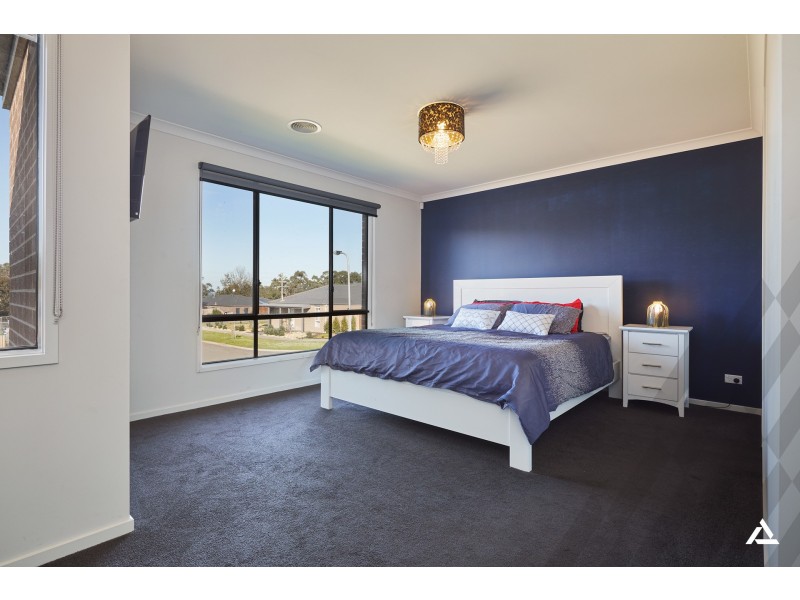 7 Charlwood Court, Drouin VIC 3818