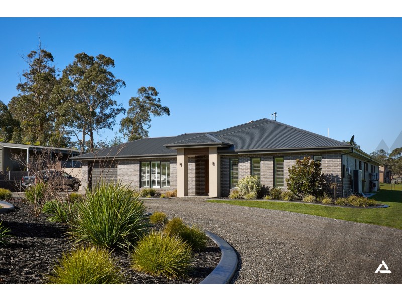 25 Bunjil Drive, Drouin VIC 3818