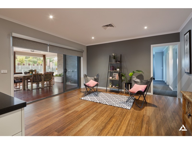 25 Bunjil Drive, Drouin VIC 3818