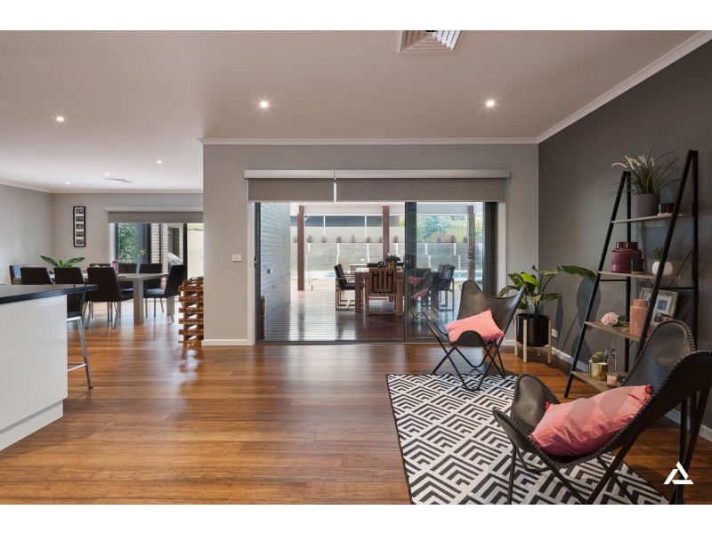 25 Bunjil Drive, Drouin VIC 3818