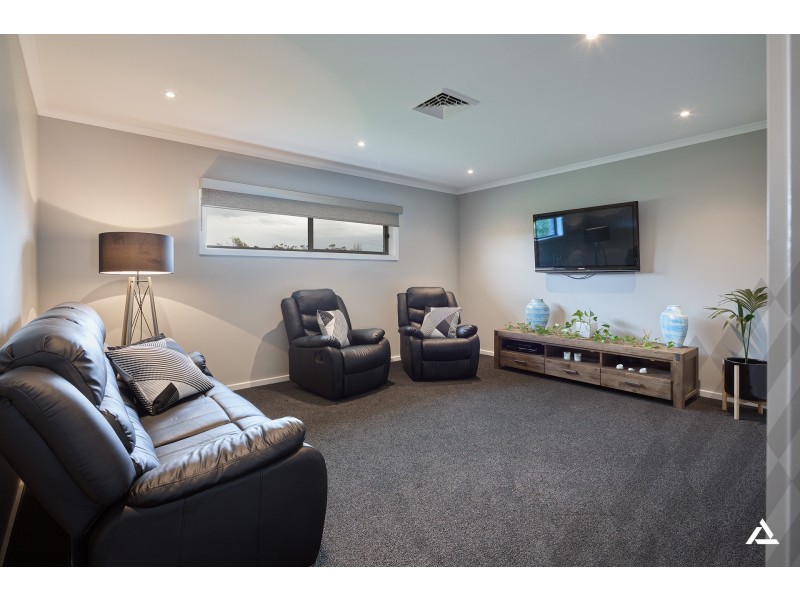 25 Bunjil Drive, Drouin VIC 3818