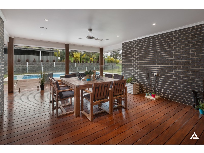 25 Bunjil Drive, Drouin VIC 3818