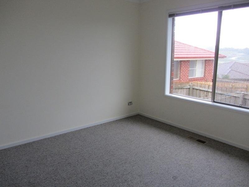 4 Shae Crescent, Drouin VIC 3818