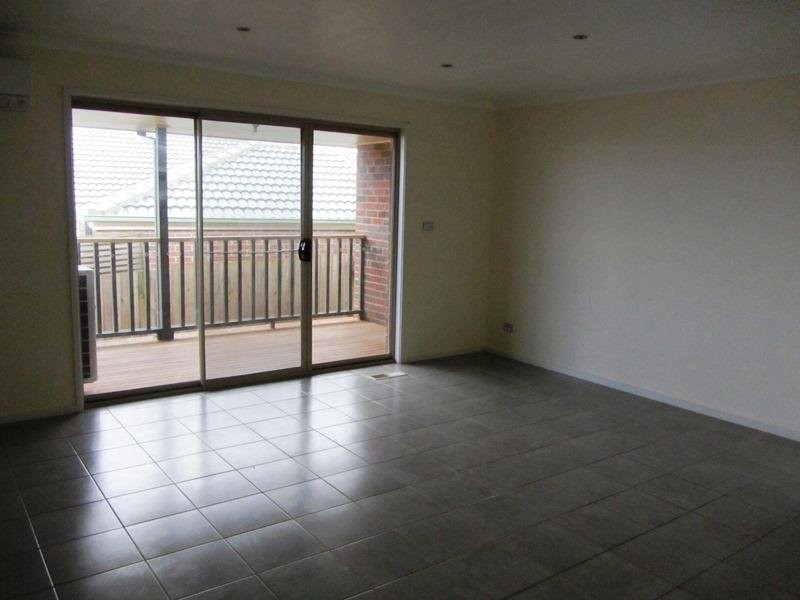 4 Shae Crescent, Drouin VIC 3818