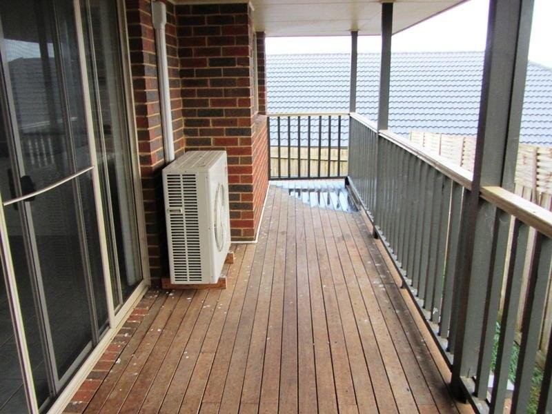 4 Shae Crescent, Drouin VIC 3818