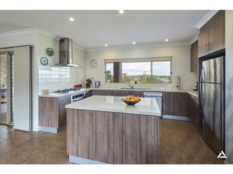 6 Oxley Court, Drouin VIC 3818