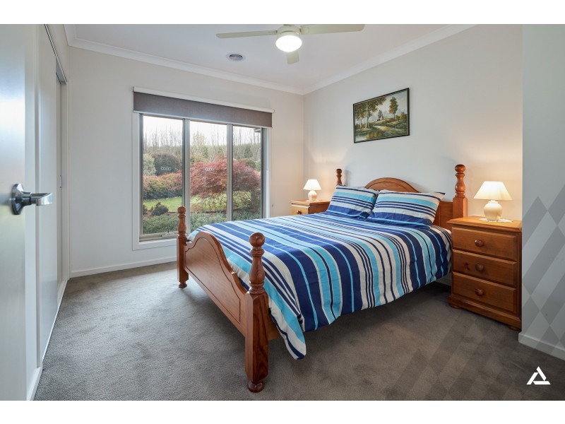 6 Oxley Court, Drouin VIC 3818