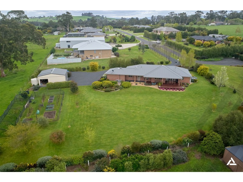 6 Oxley Court, Drouin VIC 3818
