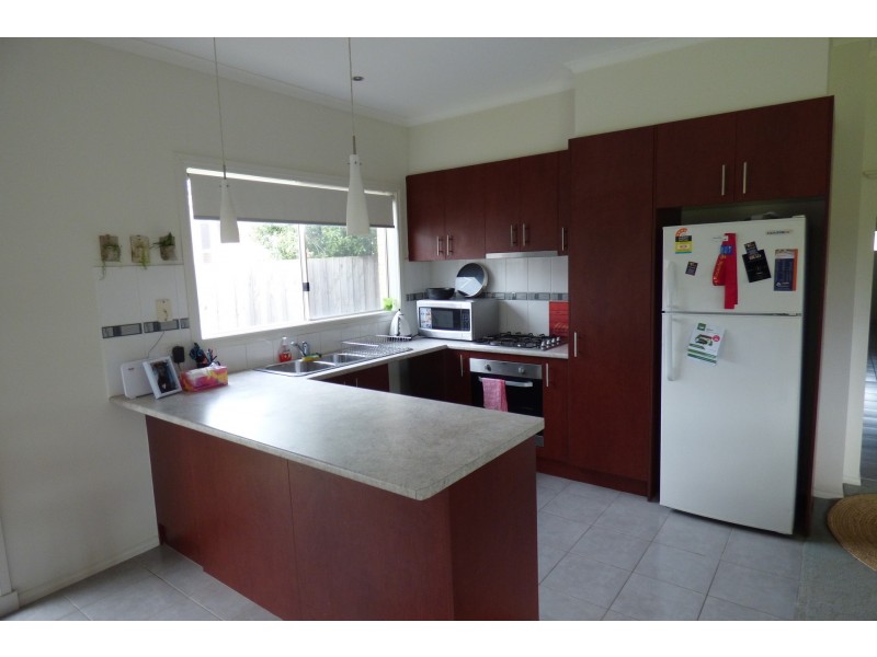 84 Cook Street, Drouin VIC 3818