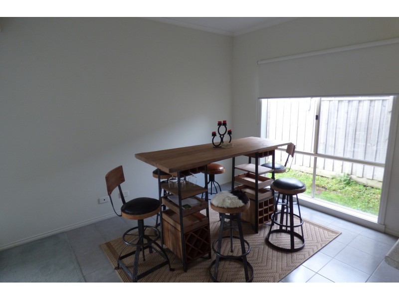 84 Cook Street, Drouin VIC 3818