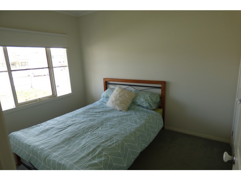 84 Cook Street, Drouin VIC 3818