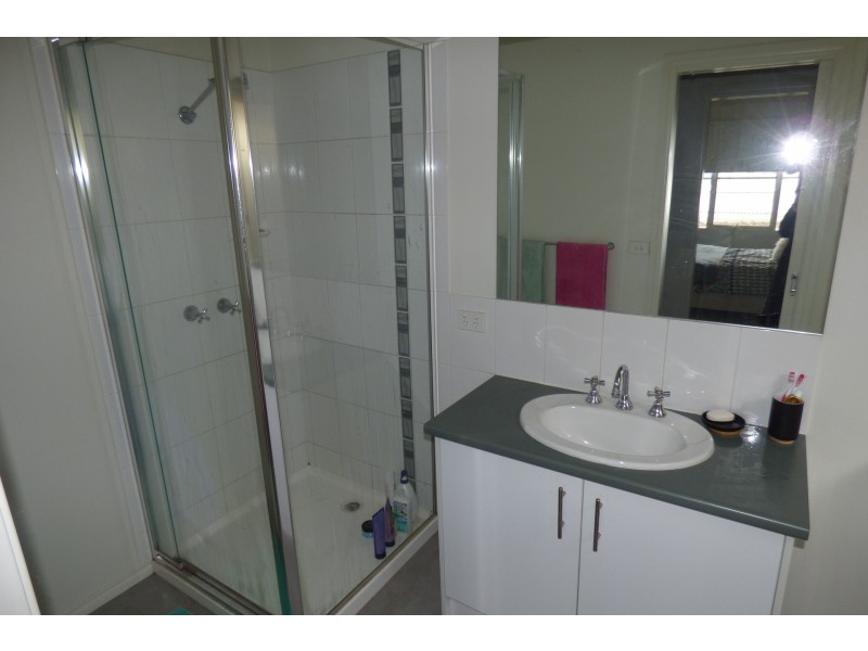 84 Cook Street, Drouin VIC 3818