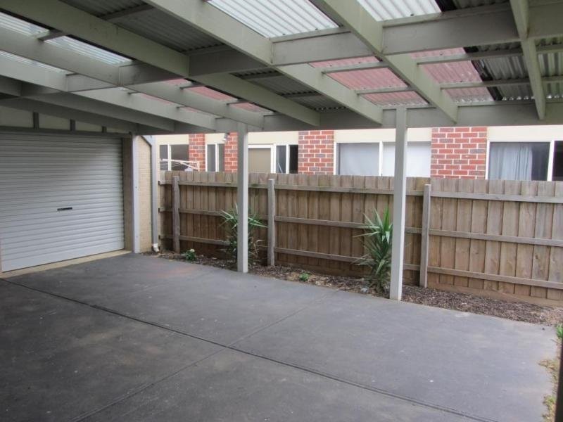 84 Cook Street, Drouin VIC 3818