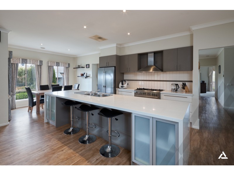 13 Arthurs Drive, Warragul VIC 3820