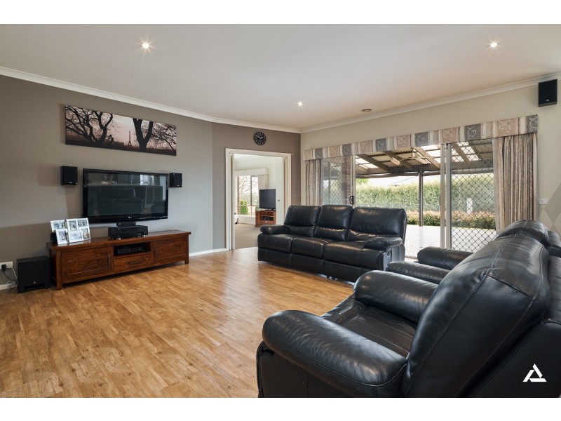 13 Arthurs Drive, Warragul VIC 3820