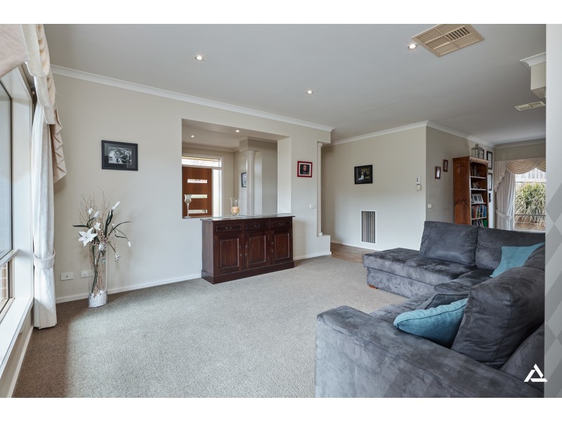 13 Arthurs Drive, Warragul VIC 3820