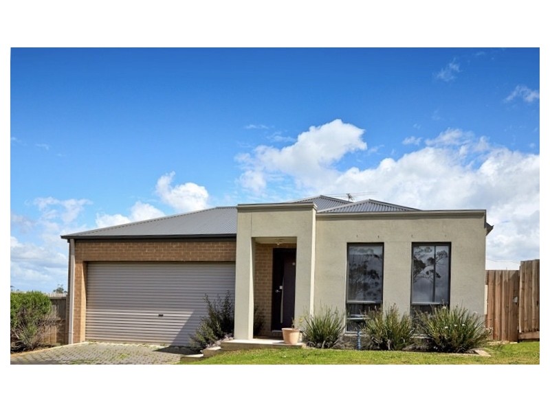 11 Sutherland Way, Drouin VIC 3818