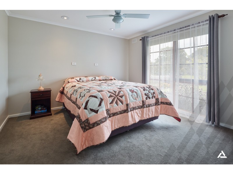 13-15 Nelson Road, Trafalgar VIC 3824