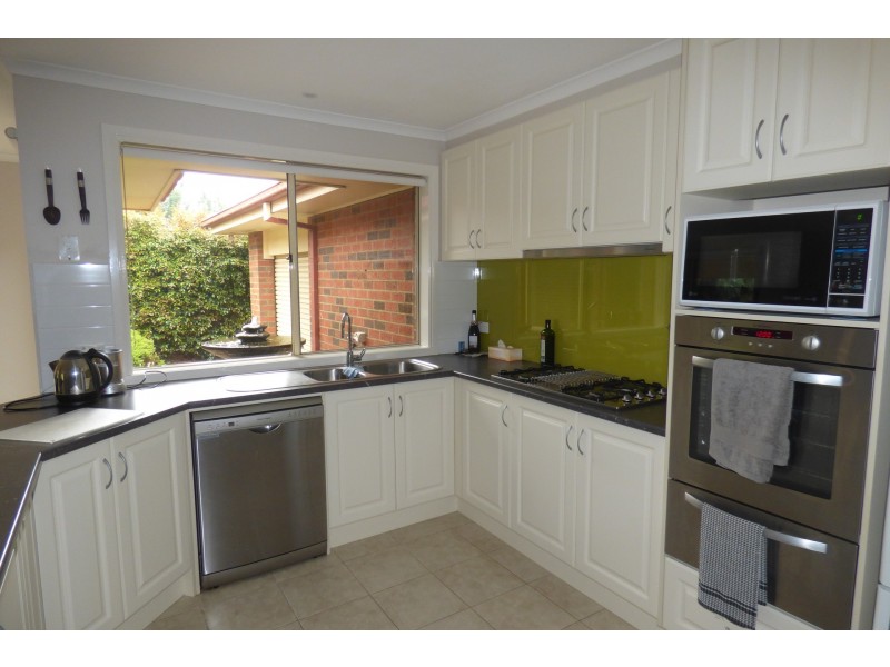 27 Glendon Drive, Warragul VIC 3820