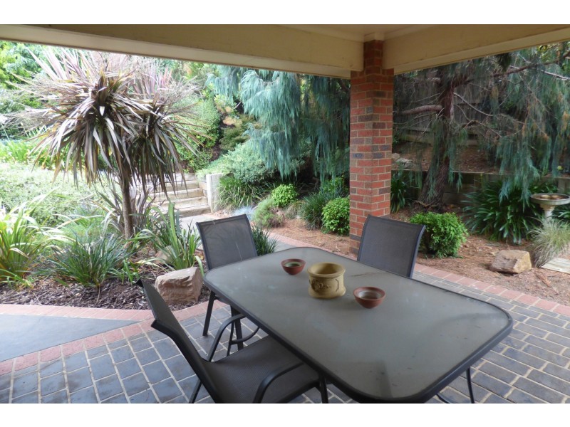 27 Glendon Drive, Warragul VIC 3820