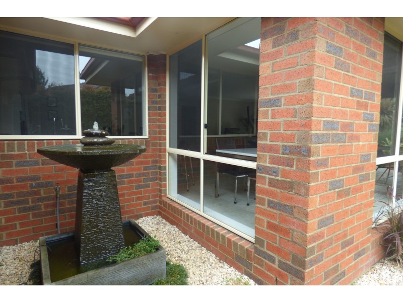 27 Glendon Drive, Warragul VIC 3820