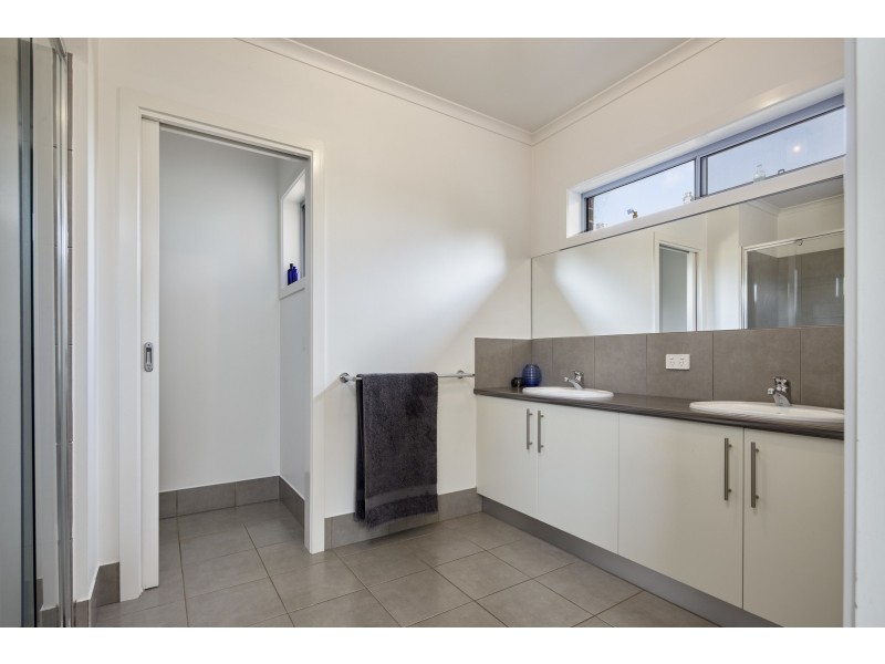31 Willow Crescent, Warragul VIC 3820