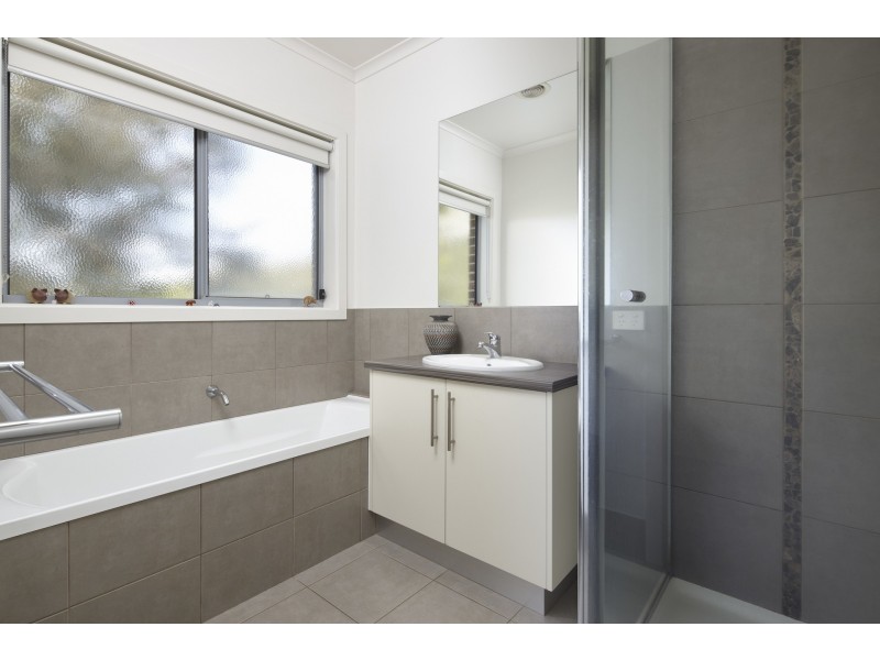 31 Willow Crescent, Warragul VIC 3820