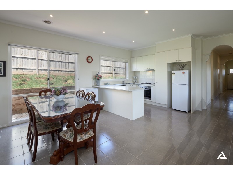 26 Shae Crescent, Drouin VIC 3818