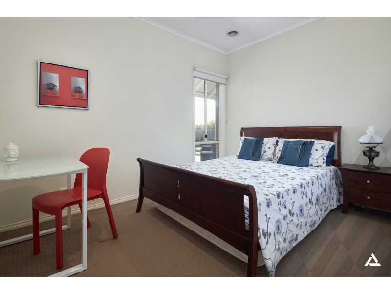 26 Shae Crescent, Drouin VIC 3818