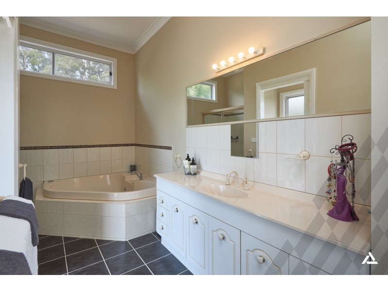 6 Taraview Court, Neerim South VIC 3831