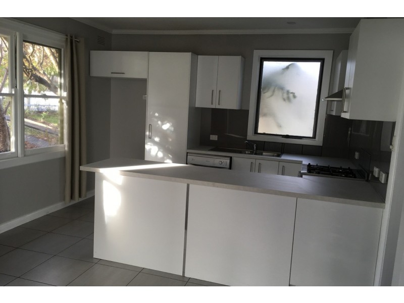 33 Burton Street, Warragul VIC 3820
