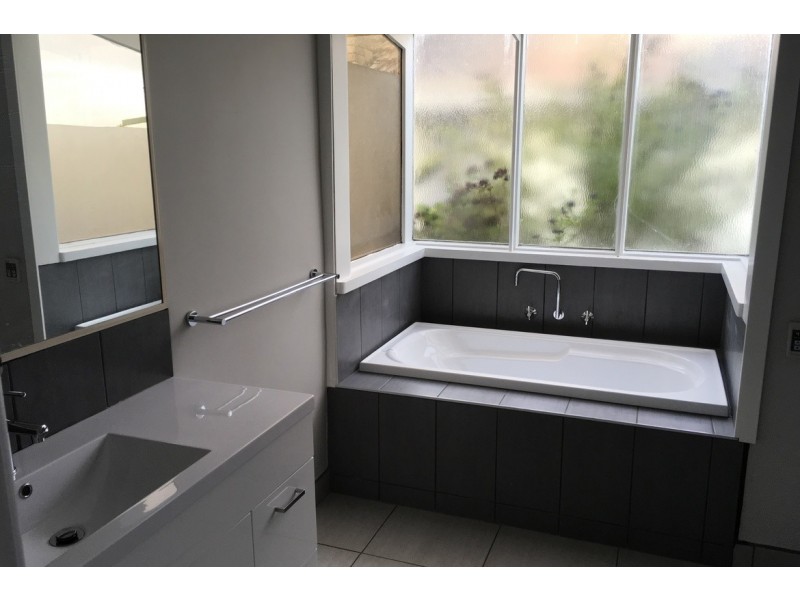 33 Burton Street, Warragul VIC 3820
