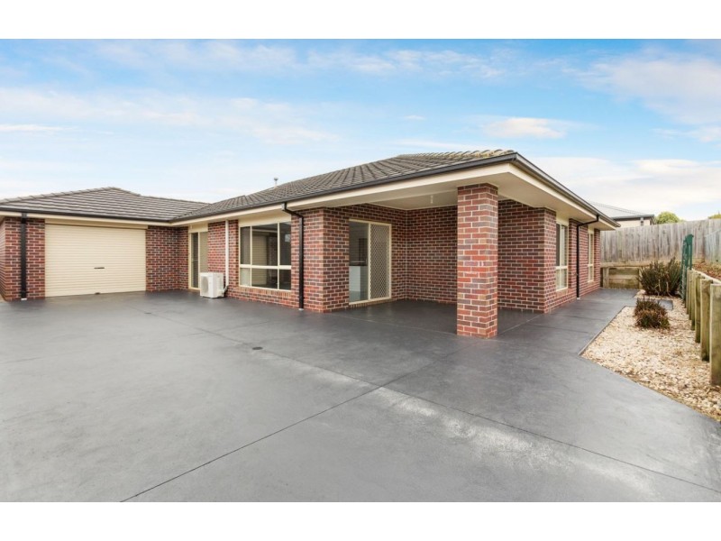 8 Hatfield Drive, Drouin VIC 3818