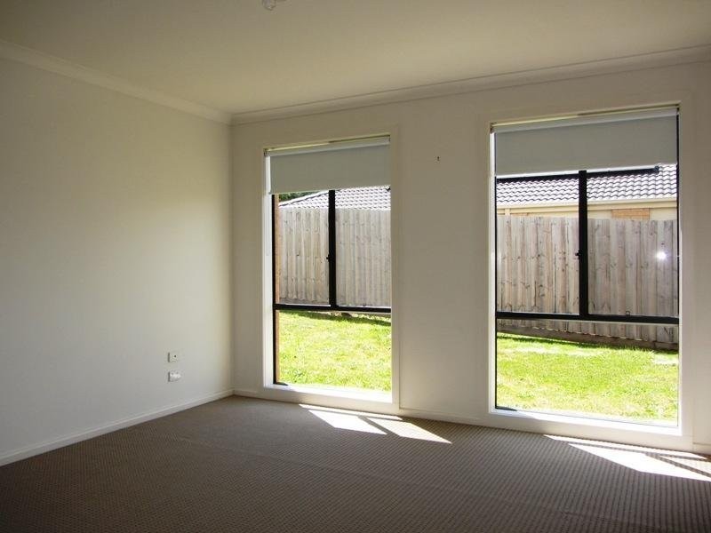 32 Sutherland Way, Drouin VIC 3818