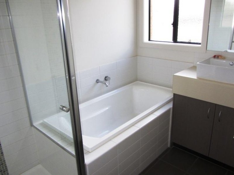 32 Sutherland Way, Drouin VIC 3818