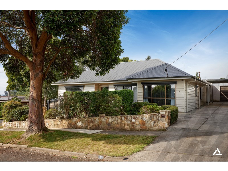 8 Stirling Street, Warragul VIC 3820