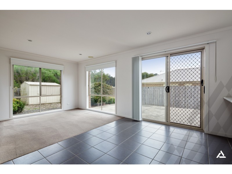5 Lomandra Court, Drouin VIC 3818