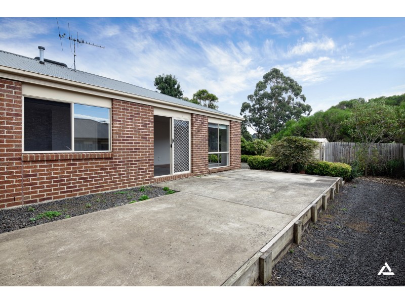 5 Lomandra Court, Drouin VIC 3818
