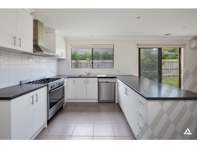 16 Shakespeare Court, Drouin VIC 3818