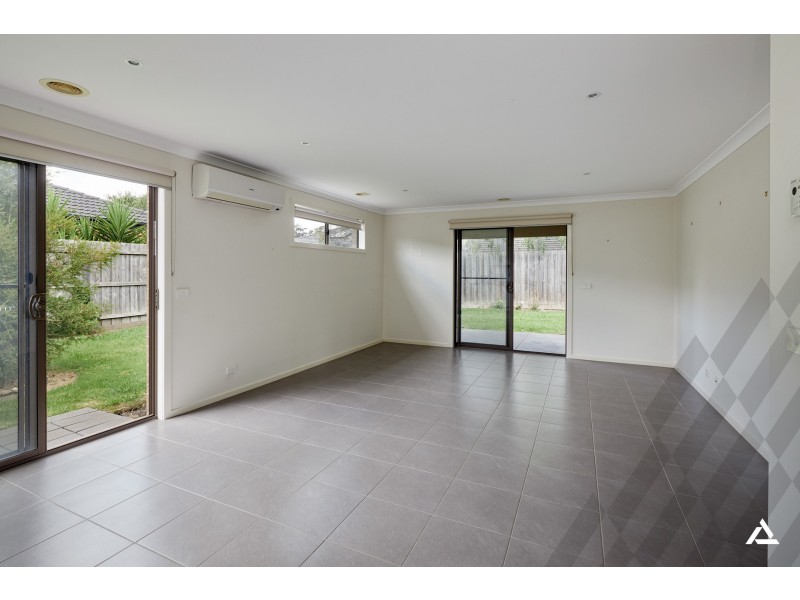 16 Shakespeare Court, Drouin VIC 3818