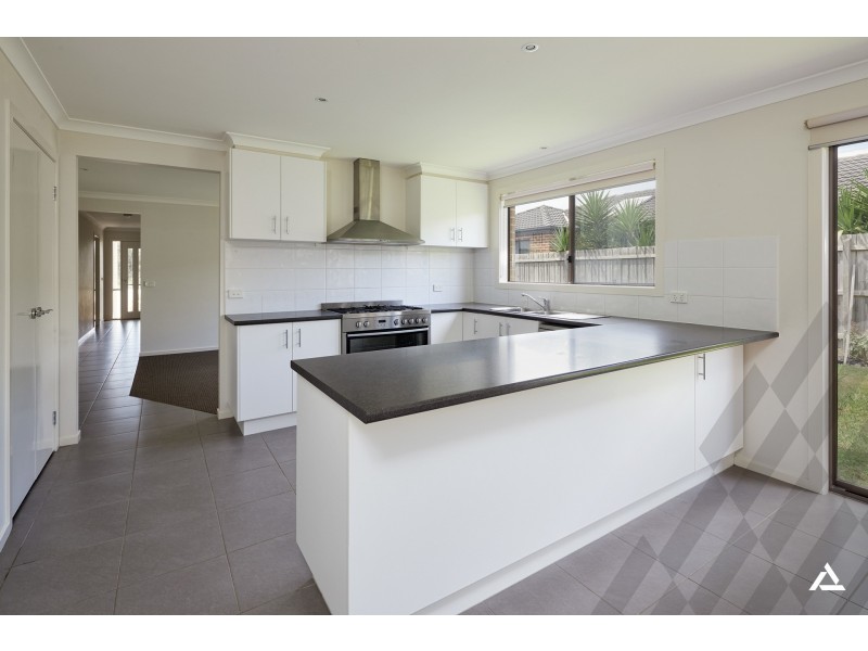 16 Shakespeare Court, Drouin VIC 3818