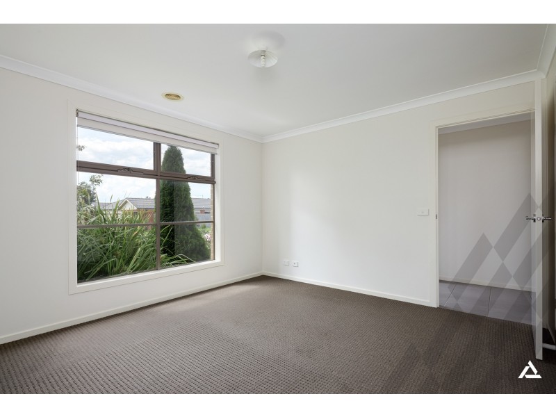 16 Shakespeare Court, Drouin VIC 3818