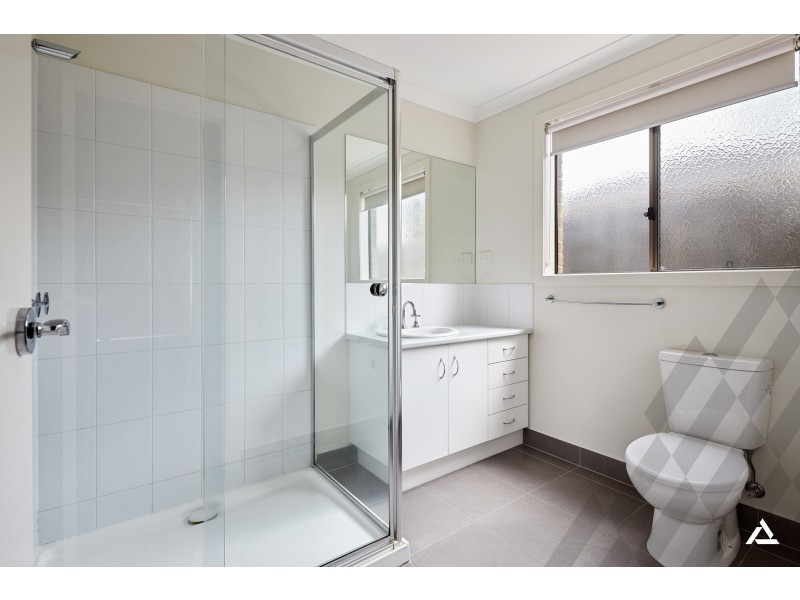 16 Shakespeare Court, Drouin VIC 3818