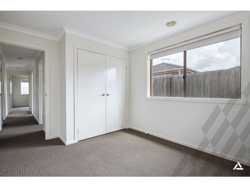 16 Shakespeare Court, Drouin VIC 3818