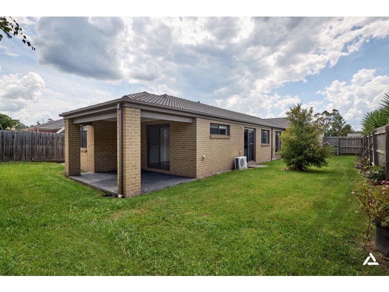 16 Shakespeare Court, Drouin VIC 3818