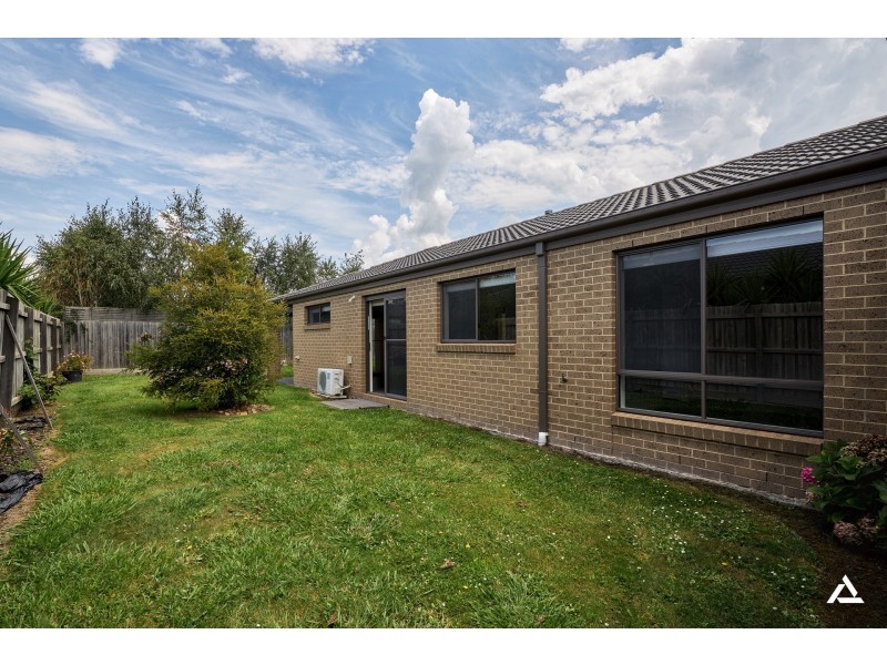 16 Shakespeare Court, Drouin VIC 3818