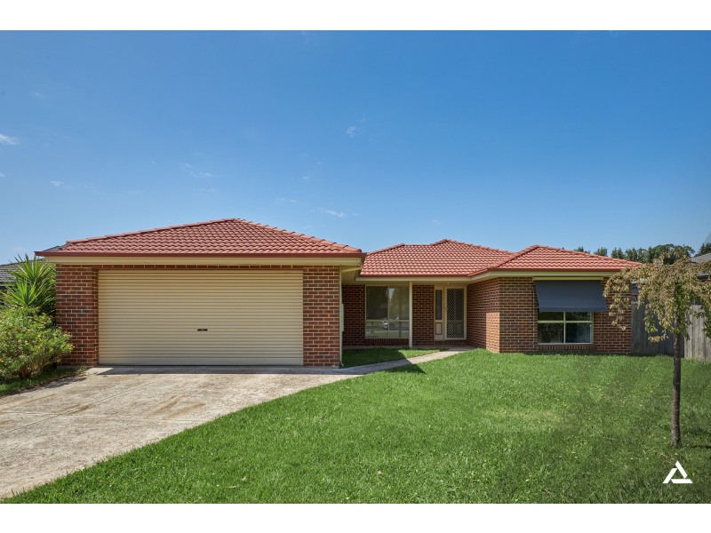 18 Clifford Drive, Drouin VIC 3818