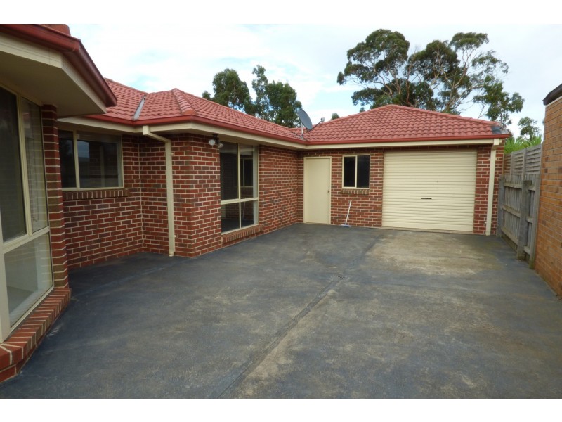 18 Clifford Drive, Drouin VIC 3818